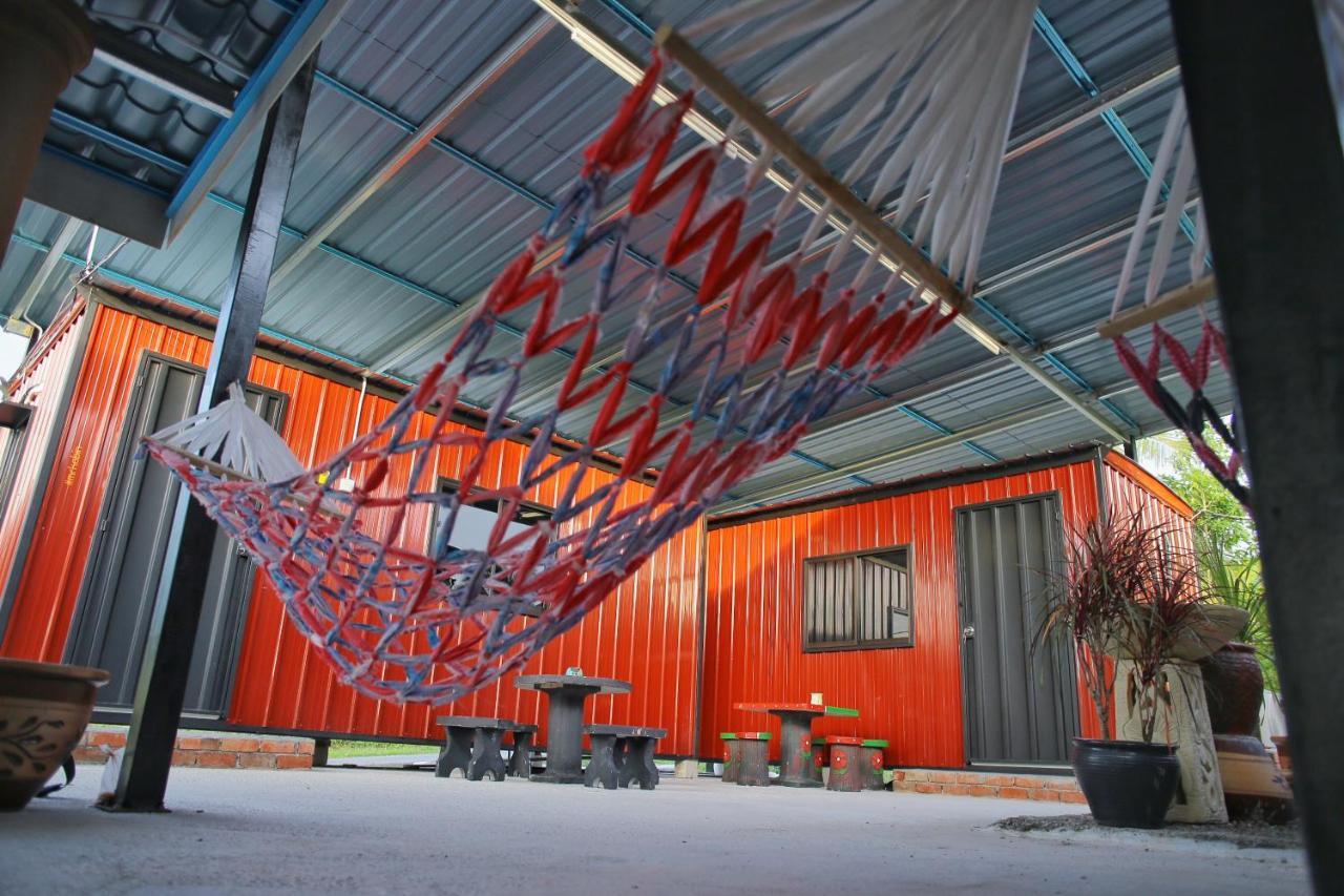 Padang Besar Red Cabin Homestay Exterior foto